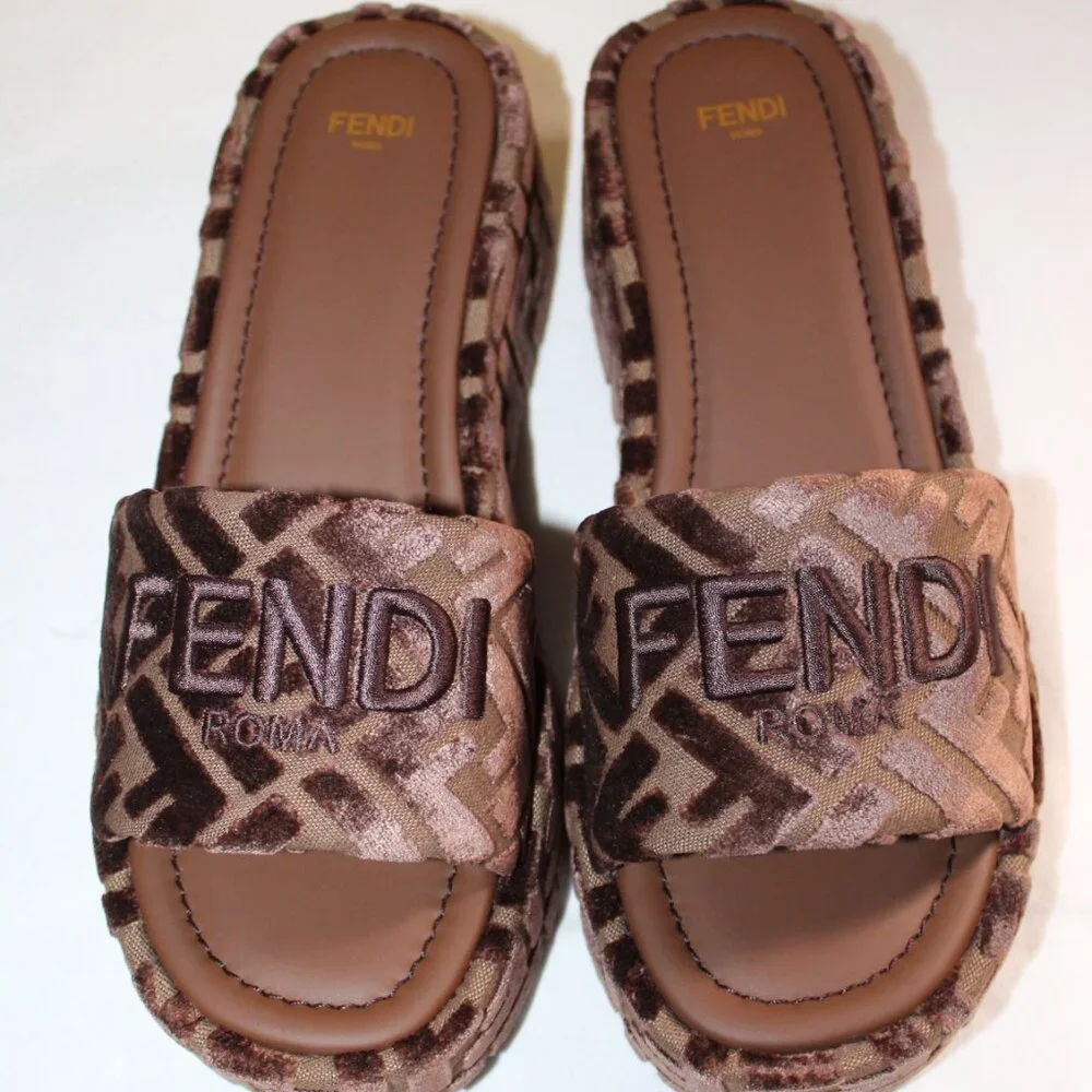 NWB FENDI Slide Tess FF Logo Velvet Platform Sandals Slides Brown 38.5